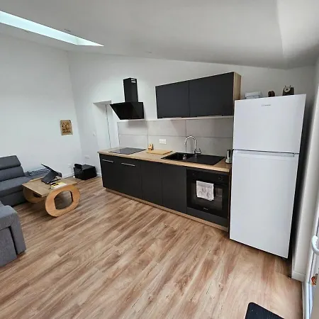 Accueillant T2 Avec Terrasse Privee アパート *